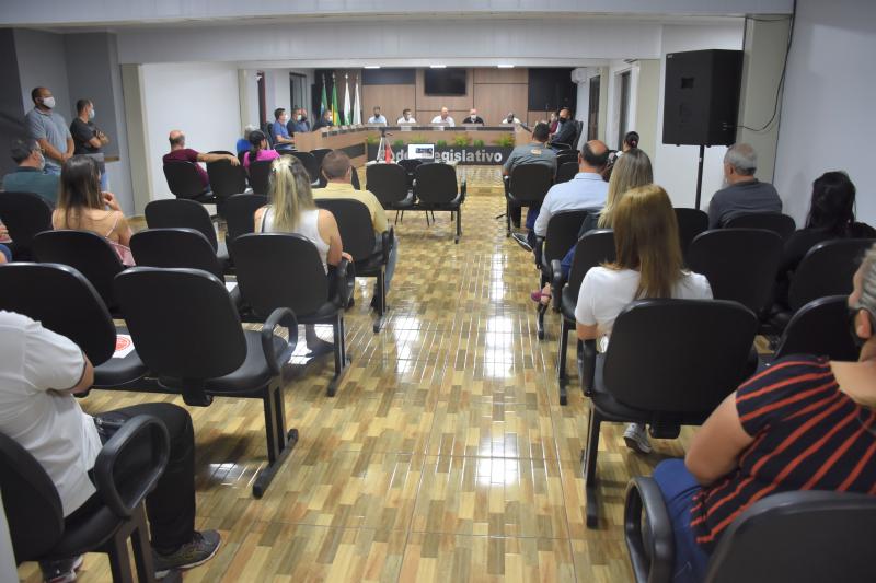 Em sessão extra, Câmara aprova vetos e seis projetos de lei em 1ª discussão